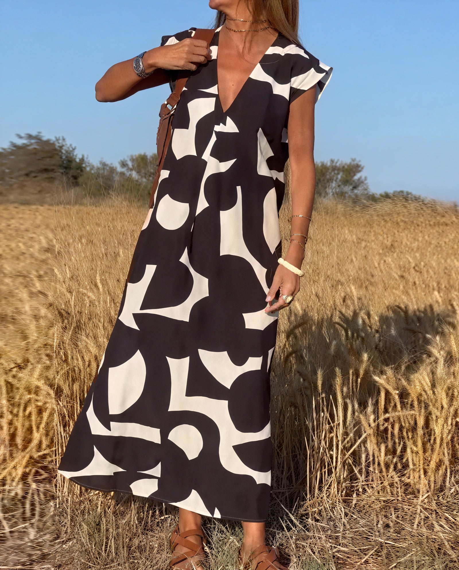 Robe Maxi Fluide Motif Abstrait Encolure V Sans Manches-Marais Paris-Marais Paris