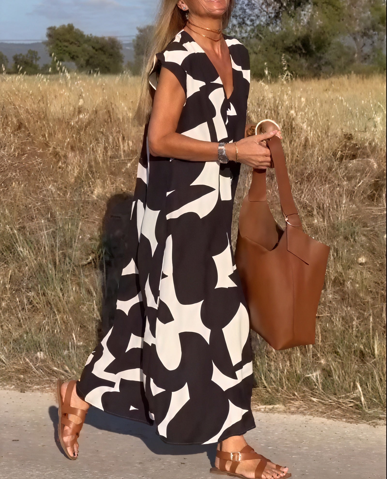 Robe Maxi Fluide Motif Abstrait Encolure V Sans Manches-Marais Paris-Marais Paris