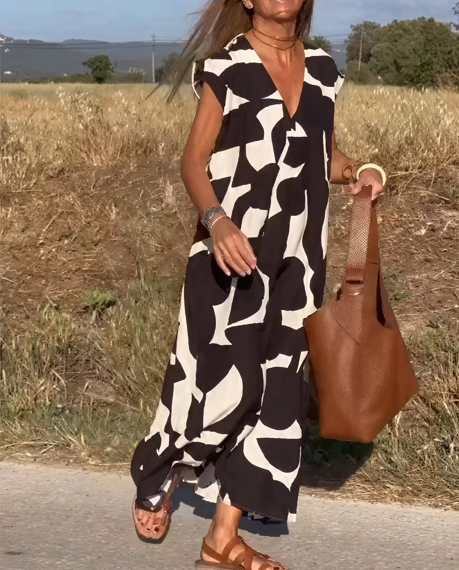 Robe Maxi Fluide Motif Abstrait Encolure V Sans Manches-Marais Paris-Marais Paris