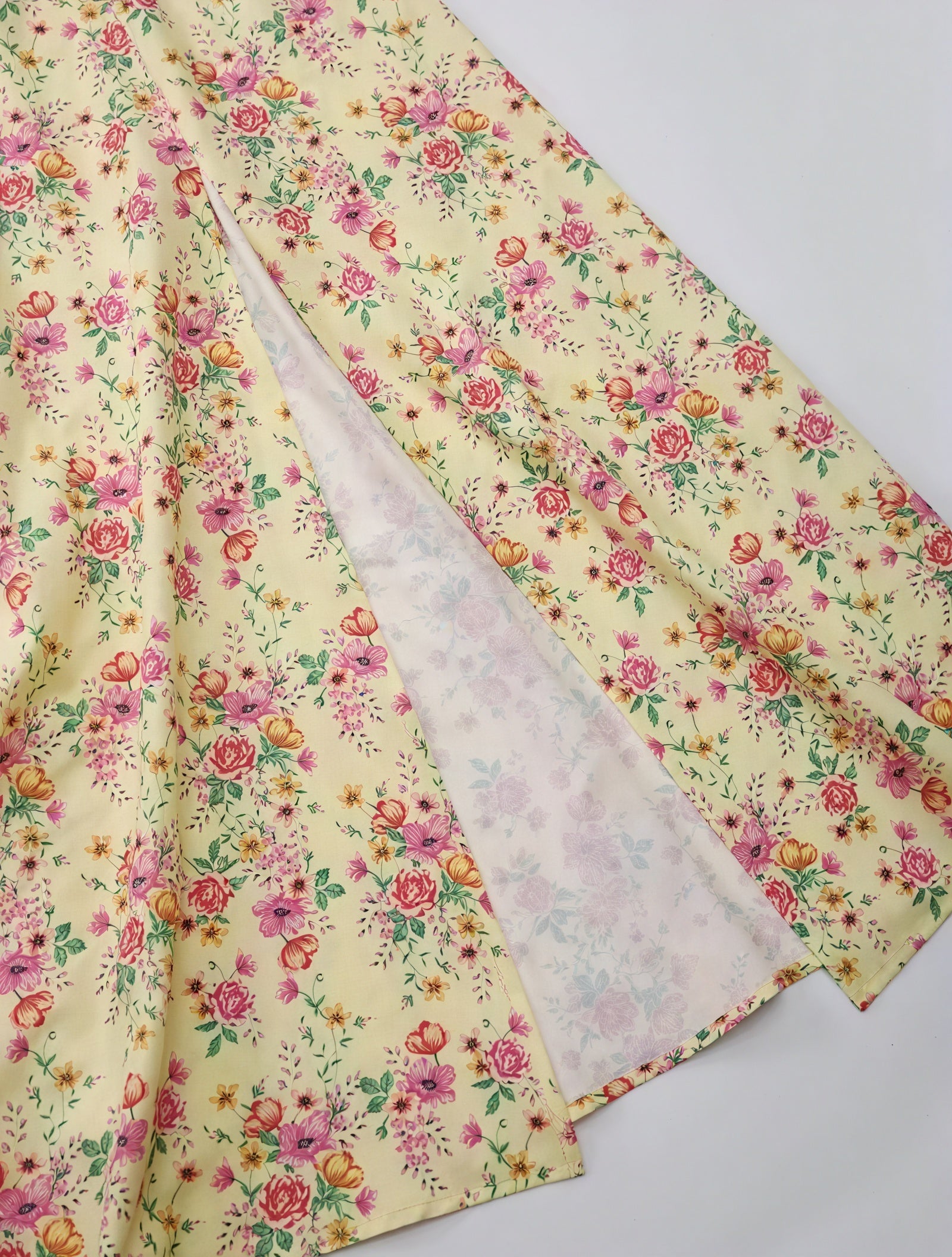 Robe Fleurie Femme Col Carré Manches Bouffantes Fente Haute Nœud Poitrine Romantique Été-82654-b13f5280-4566-459c-8b59-1721a9eb31f2