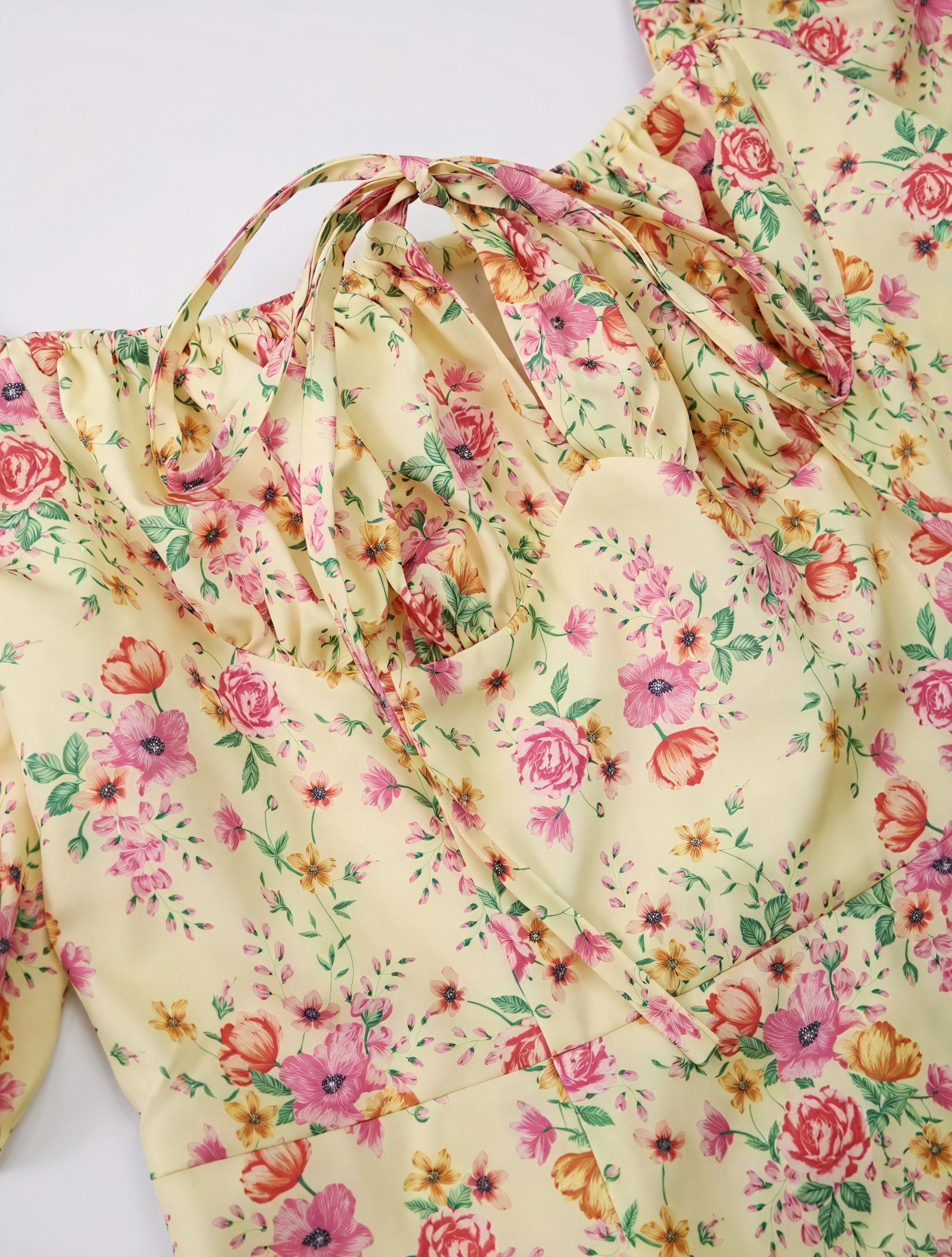 Robe Fleurie Femme Col Carré Manches Bouffantes Fente Haute Nœud Poitrine Romantique Été-82654-c18f21a0-5c30-46ad-bc8f-c809629d4ca8