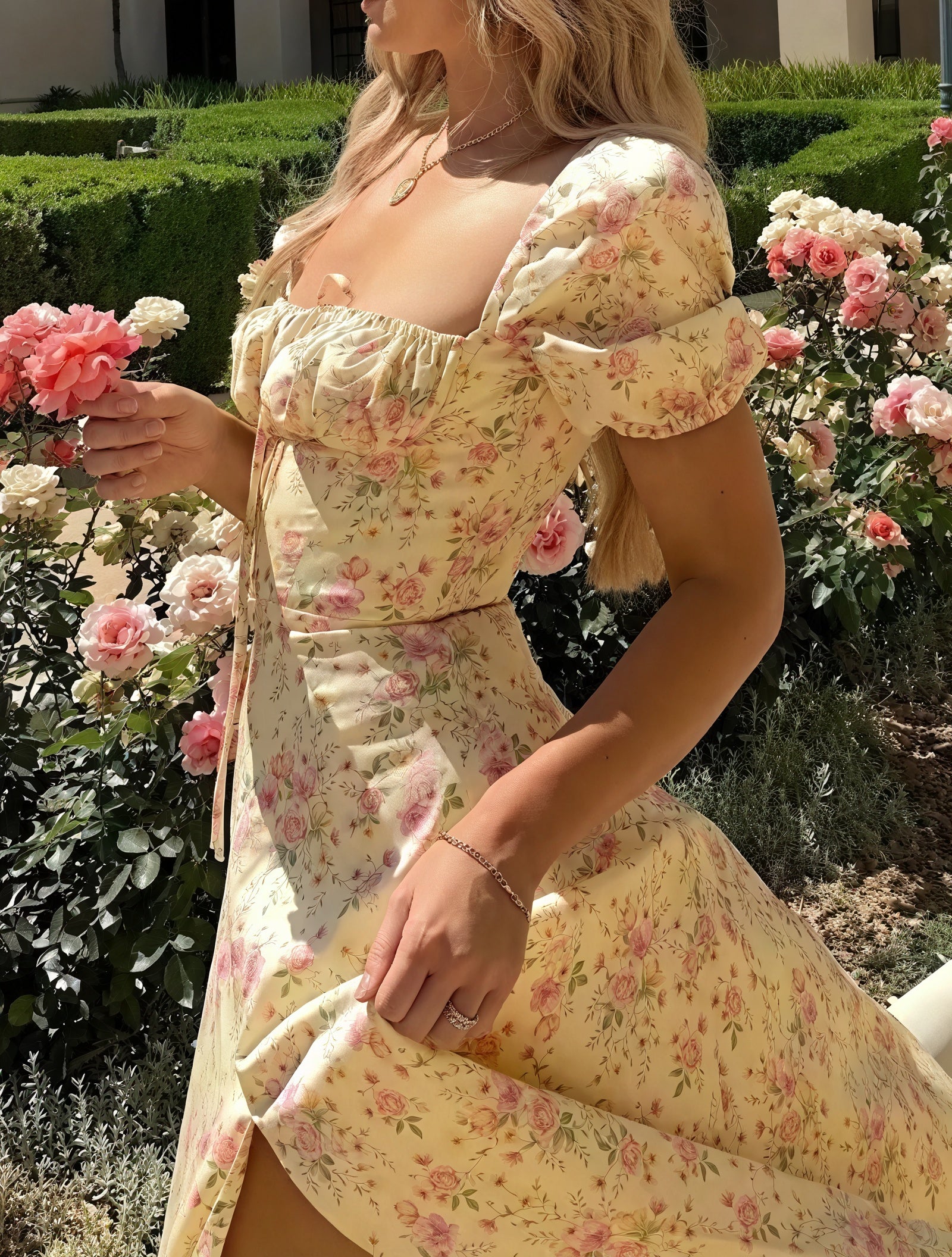 Robe Fleurie Femme Col Carré Manches Bouffantes Fente Haute Nœud Poitrine Romantique Été-82654-62d3cf4d-bf97-4057-876a-de9e6b346e88