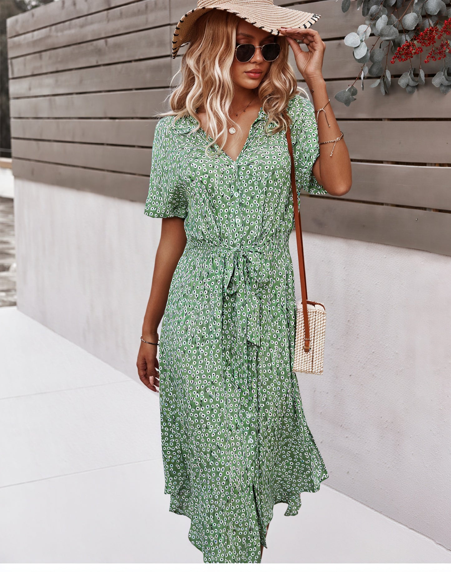 Robe Midi Florale - Boutonnée, Ceinture à Nouer, Été-Dresses-Marais Paris-Vert-S-Marais Paris