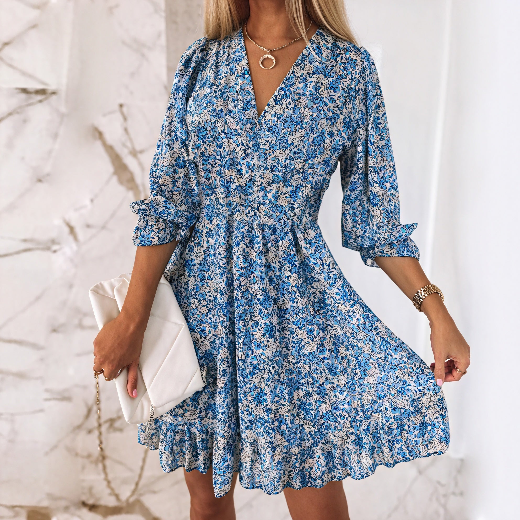 Robe Florale Courte - Encolure en V, Manches 3/4, Taille Ajustée-Dresses-Marais Paris-Bleu-S-Marais Paris