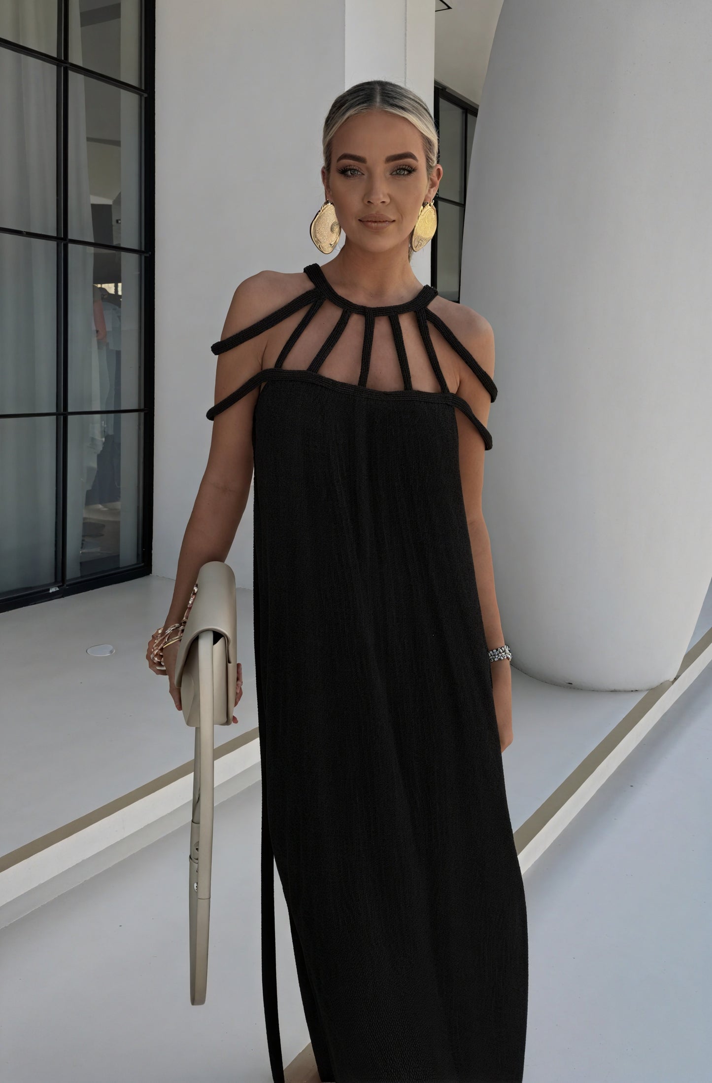 Robe Maxi Fluide Détails Halter Élégance Bohème Chic-Marais Paris-Noir-S-Marais Paris
