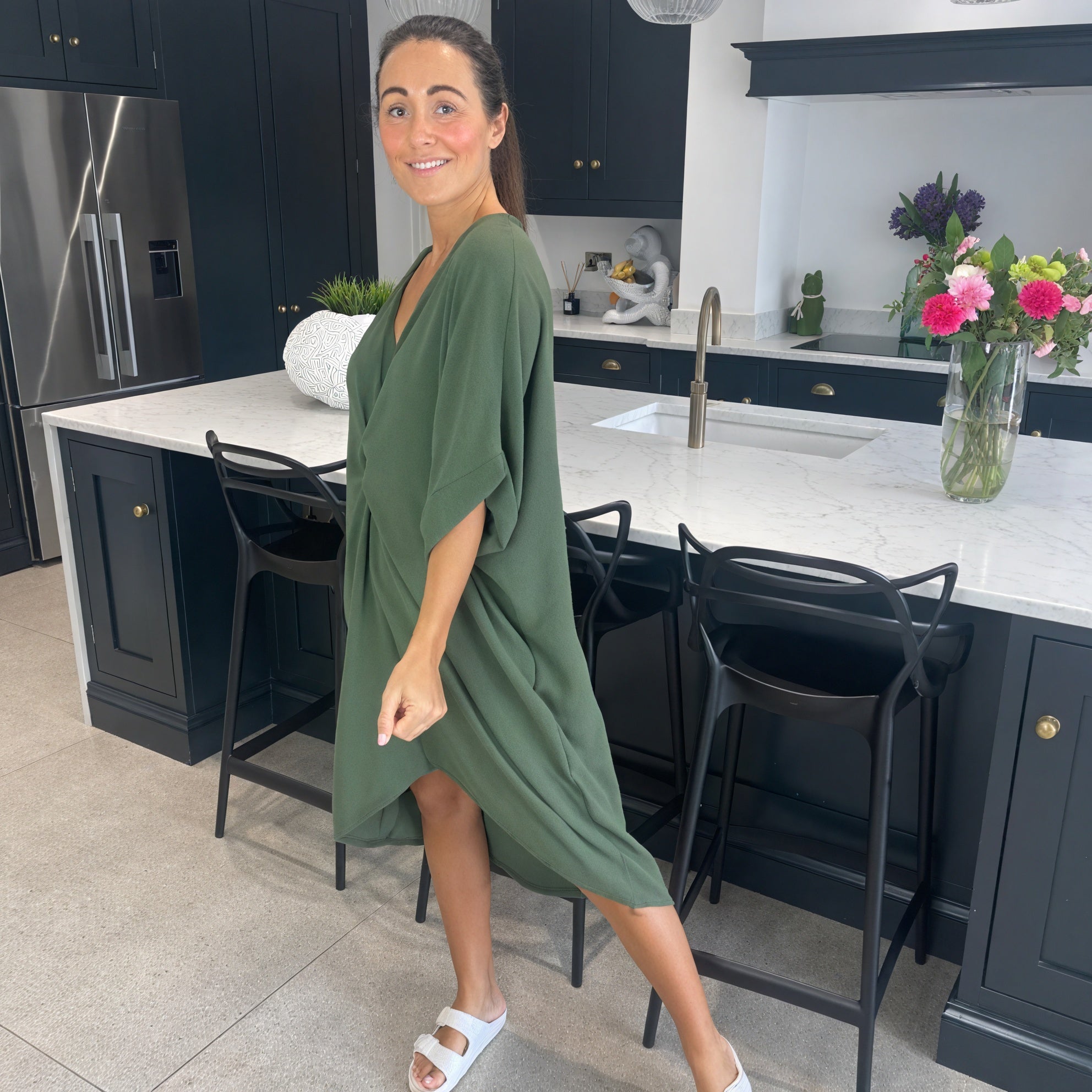 Robe Midi Détail Nœud Torsadé Manches Courtes-Belle Rose Fashion-Bellerose Fashion