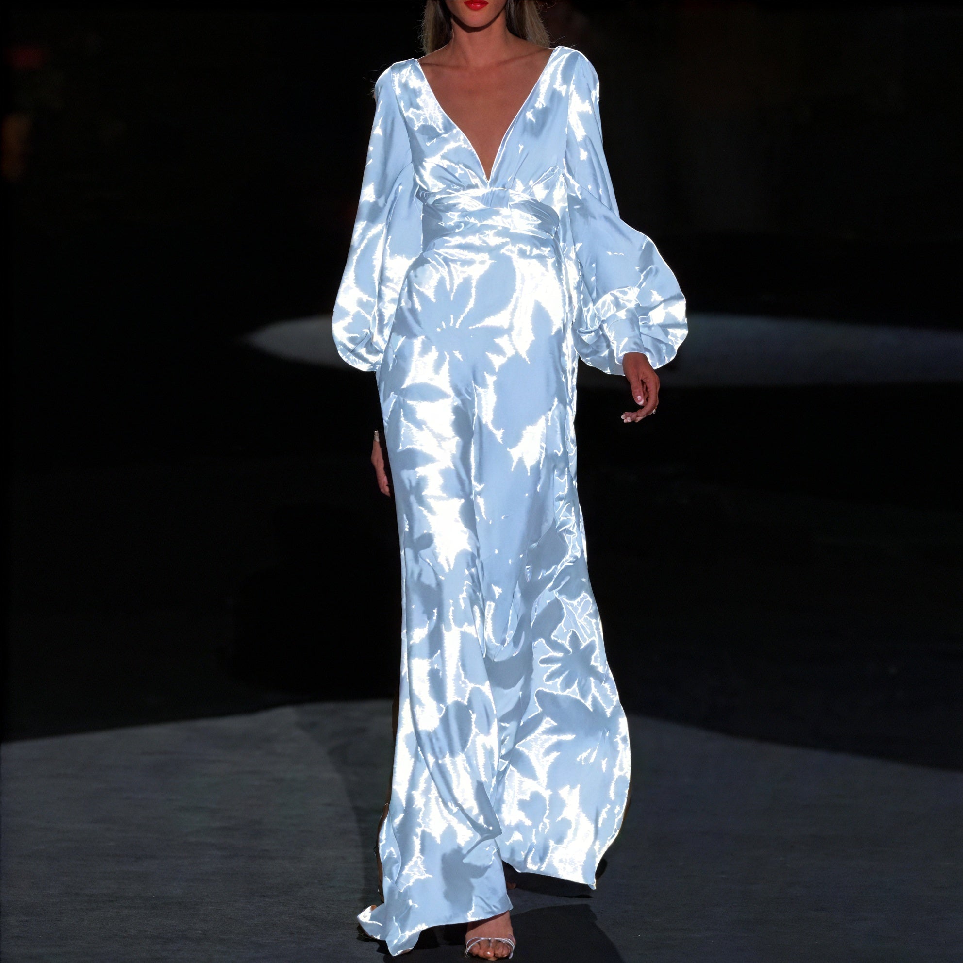 Robe Longue Florale Décolleté V Manches Volumineuses-Marais Paris-Bleu-S-Marais Paris