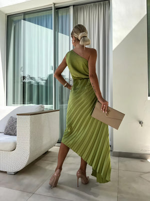 Robe Épaule Nue, Détail Floral, Coupe Asymétrique-Marais Paris-Marais Paris