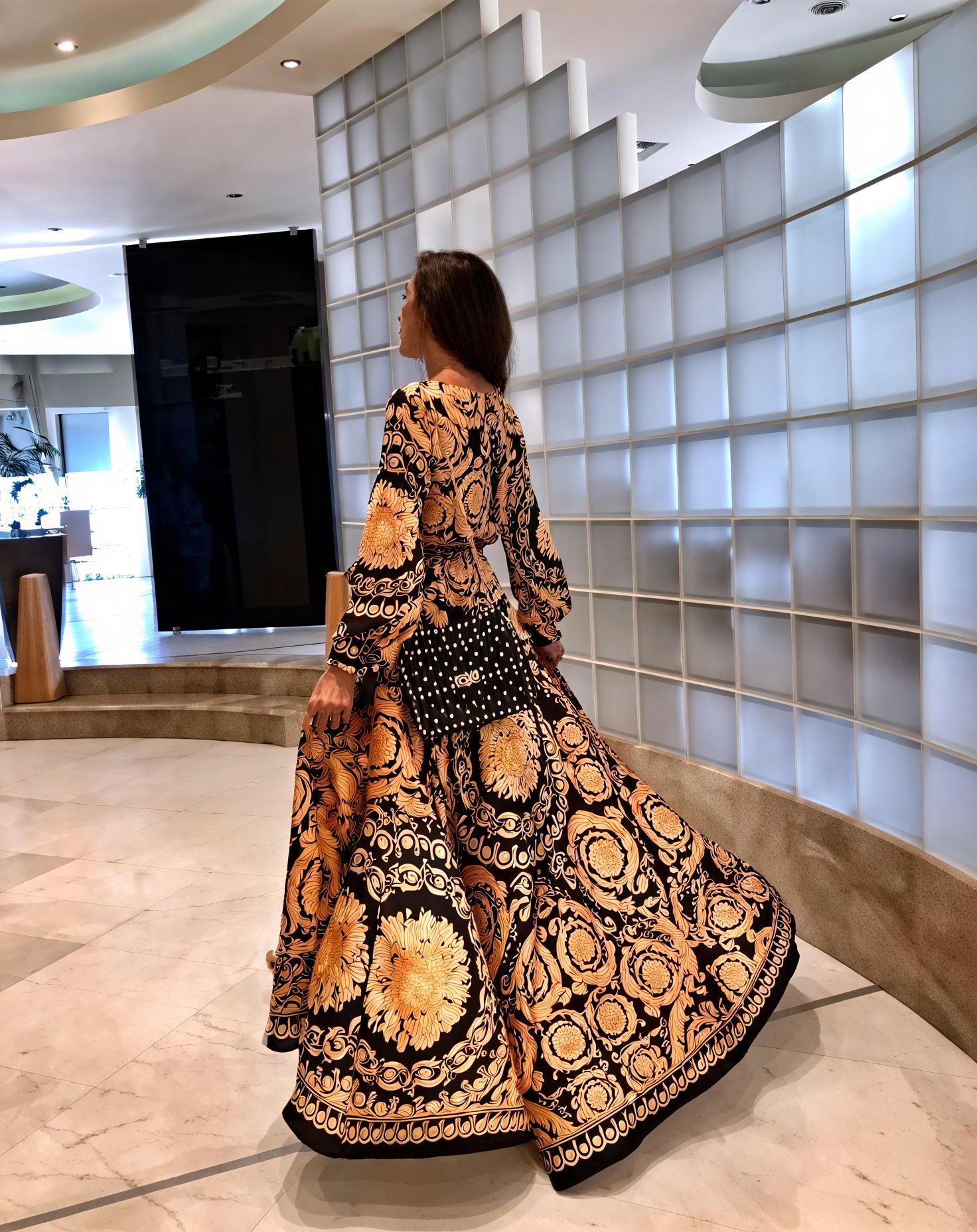 Robe Maxi Imprimée Ornée, Coupe Portefeuille, Manches Longues, Fente Haute-Marais Paris-Marais Paris