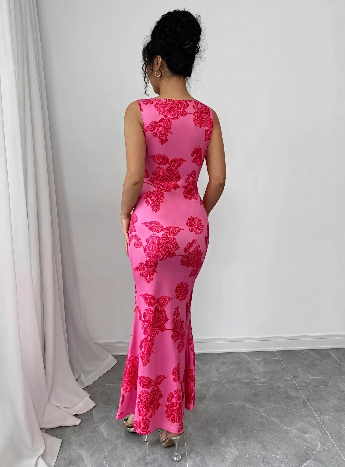Robe Longue Imprimé Floral Coupe Ajustée Sans Manches-Marais Paris-Marais Paris