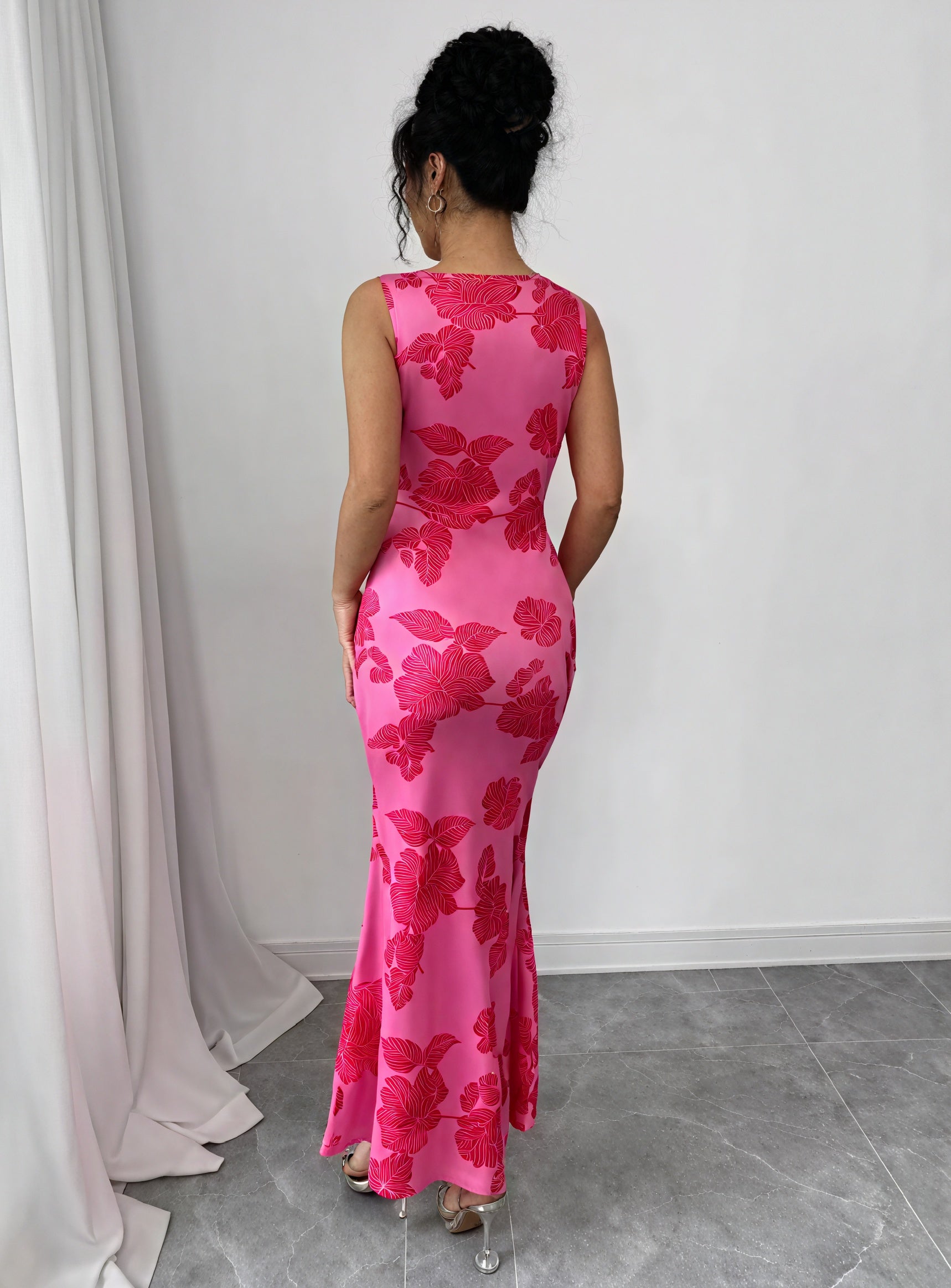 Robe Longue Imprimé Floral Coupe Ajustée Sans Manches-Marais Paris-Marais Paris