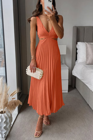 Robe Midi Décolleté Plongeant Détails Découpés Jupe Plissée-Dresses-Marais Paris-Orange-S-Marais Paris