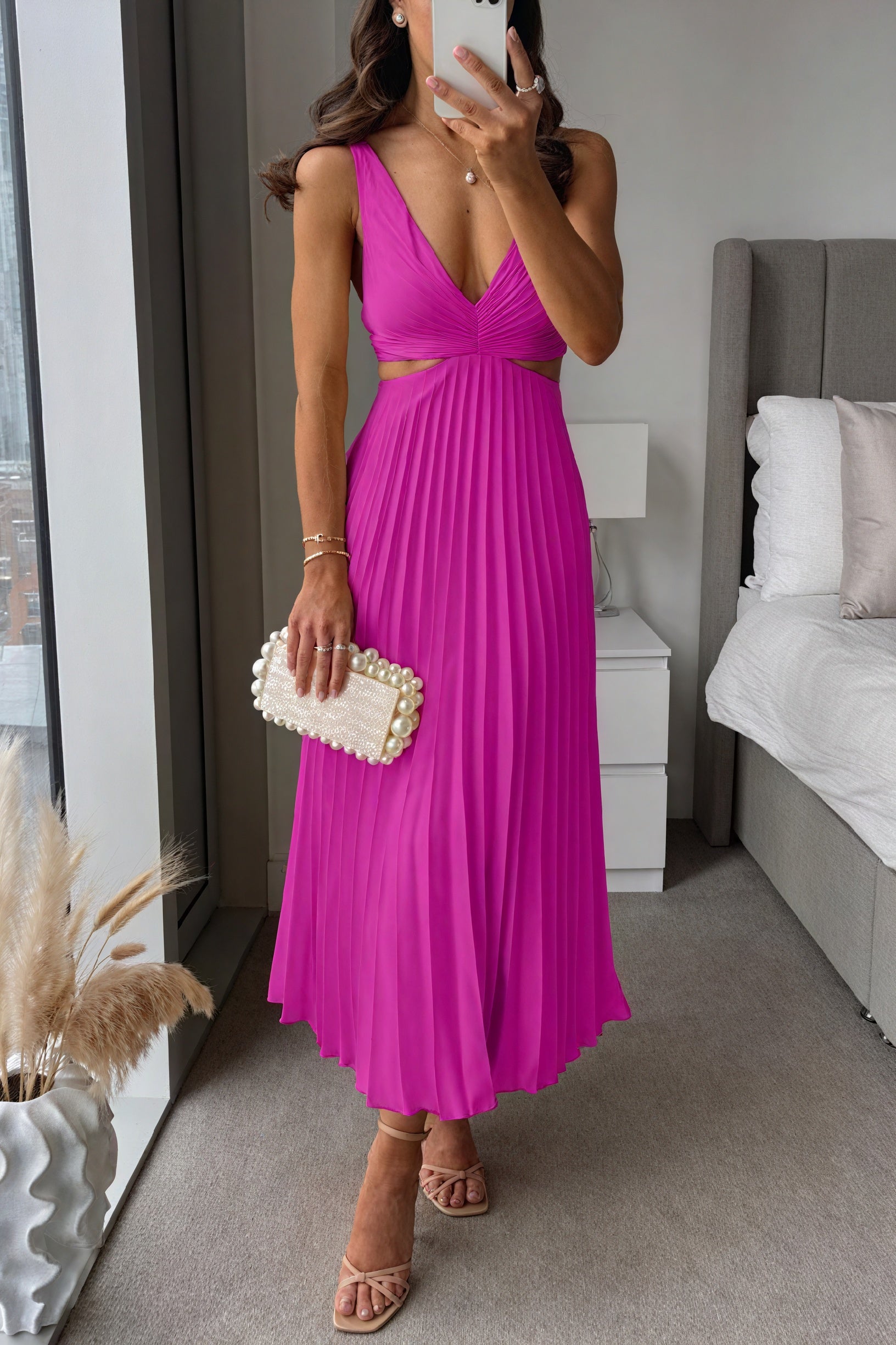 Robe Midi Décolleté Plongeant Détails Découpés Jupe Plissée-Dresses-Marais Paris-Rose-S-Marais Paris