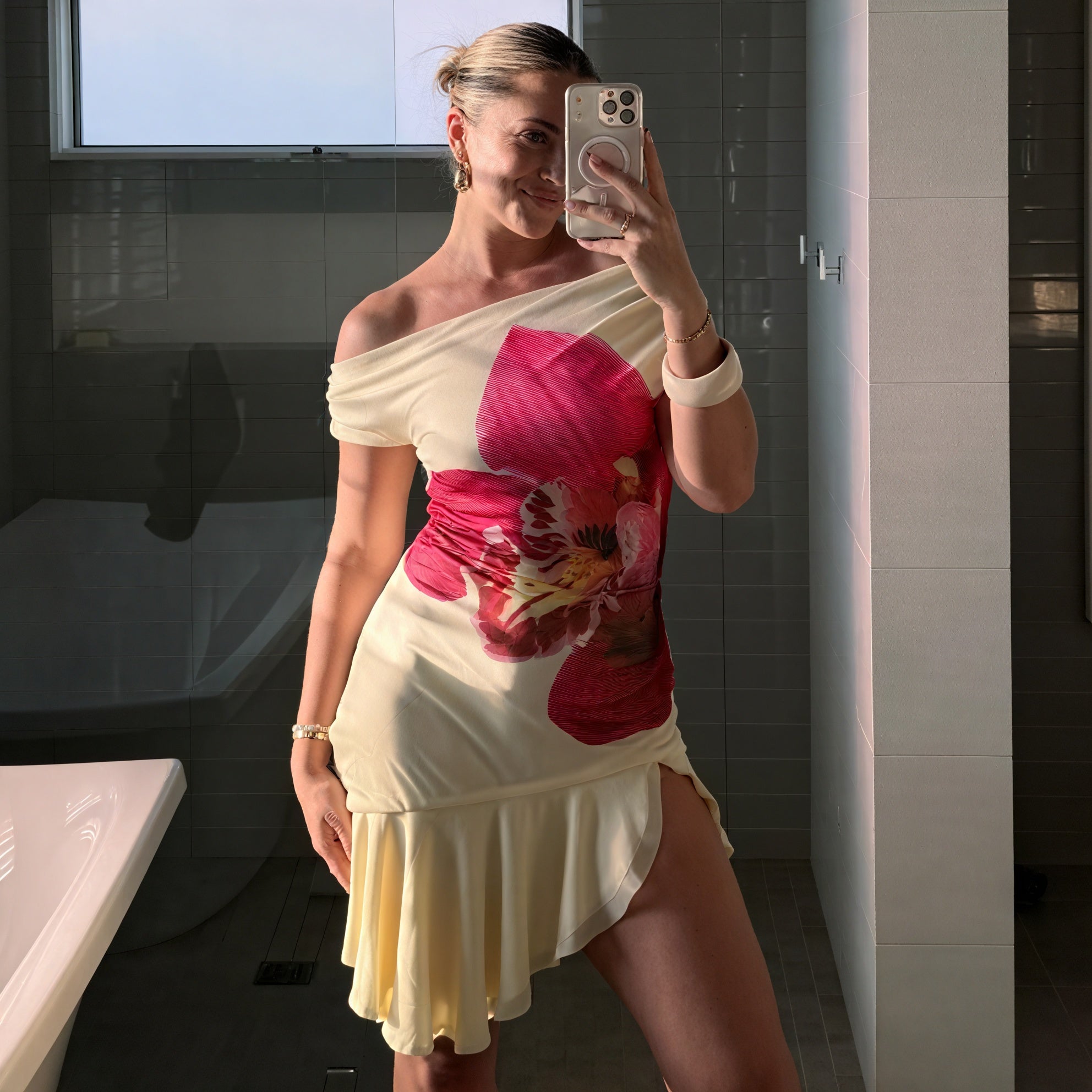 Robe Courte Florale Femme – Encolure Asymétrique, Style Moderne-83568-a8203c27-f08f-42ea-9d72-116faa918734