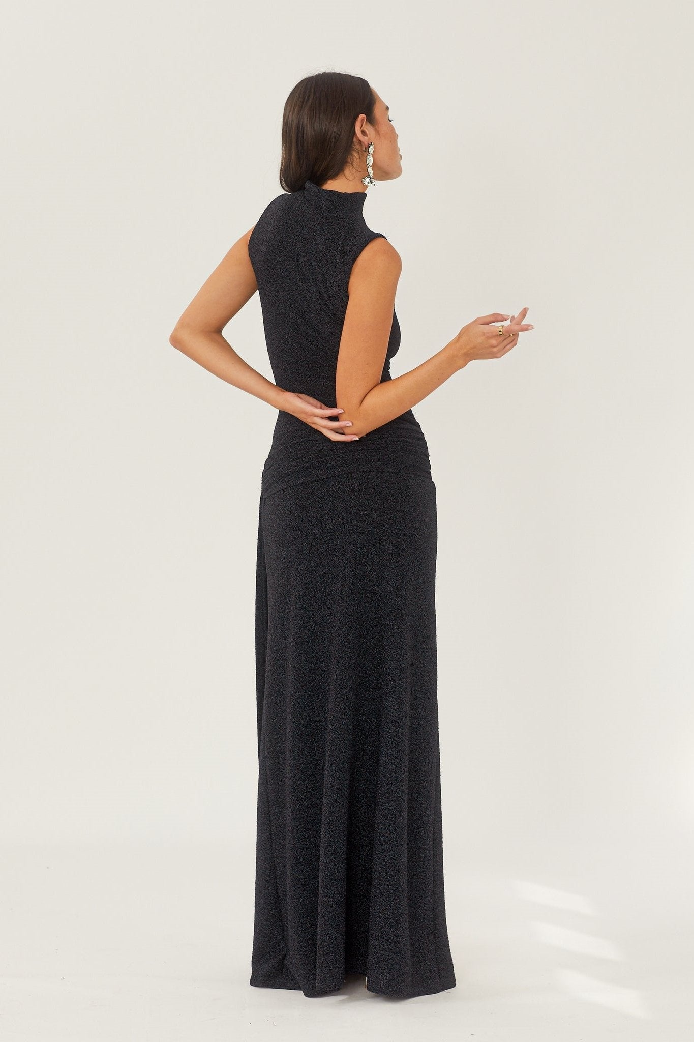 Robe Longue Élégante - Coupe Fluide, Ceinture à Nouer, Sans Manches-Dresses-Marais Paris-Marais Paris