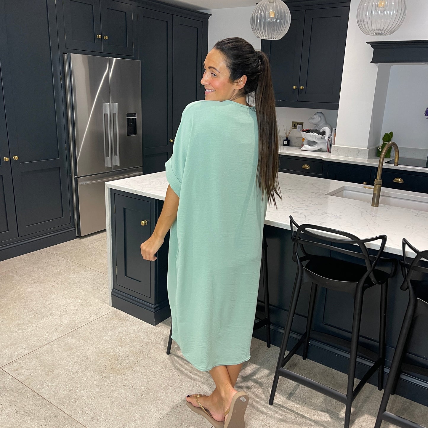 Robe Midi Détail Nœud Torsadé Manches Courtes-Belle Rose Fashion-Bellerose Fashion
