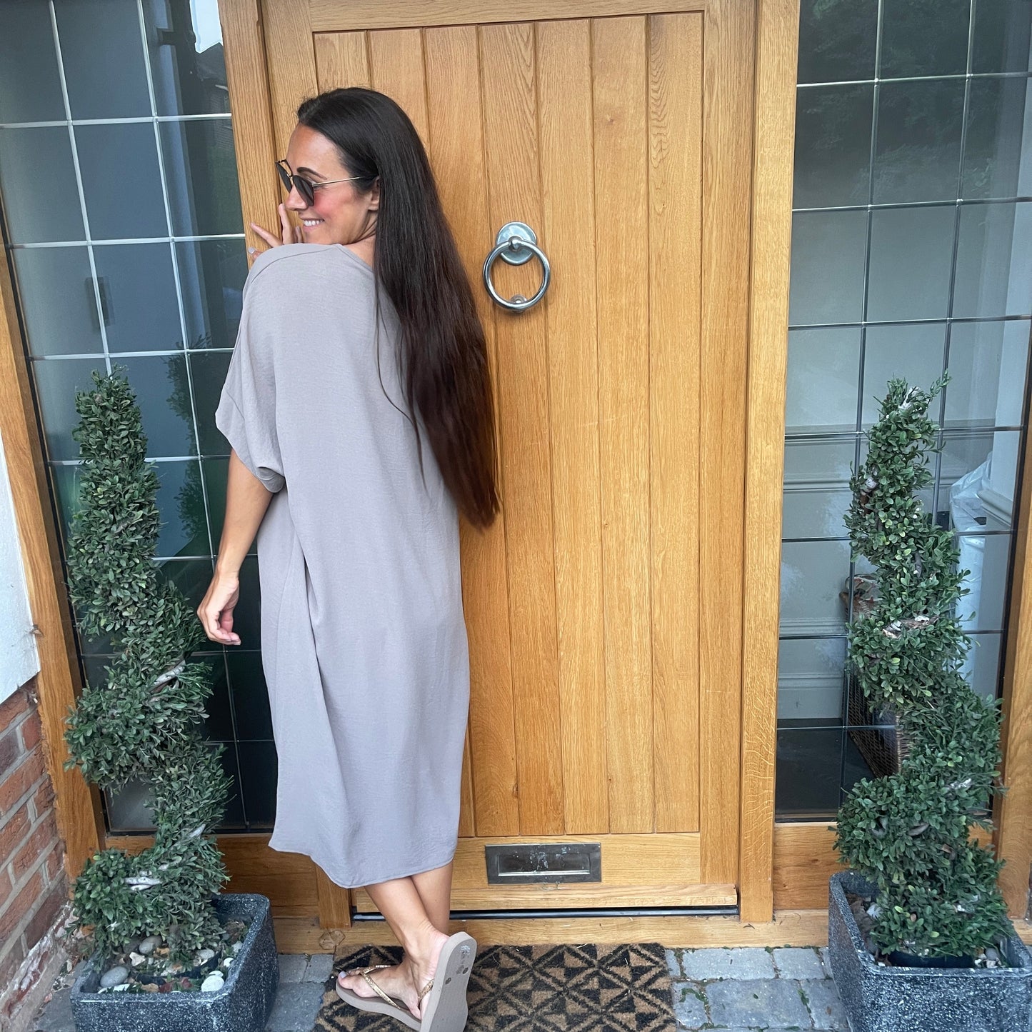 Robe Midi Détail Nœud Torsadé Manches Courtes-Belle Rose Fashion-Bellerose Fashion