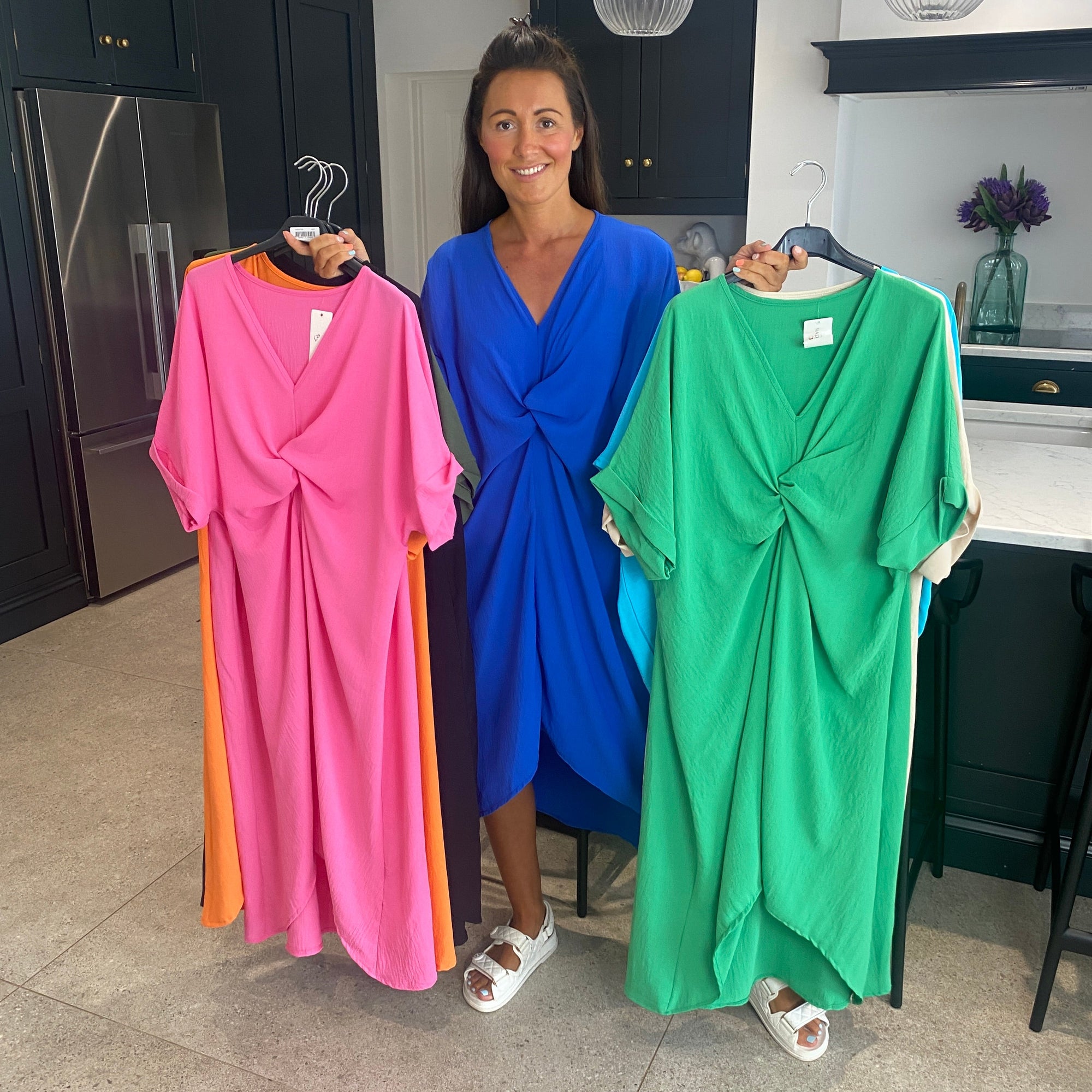 Robe Midi Détail Nœud Torsadé Manches Courtes-Marais Paris-Marais Paris