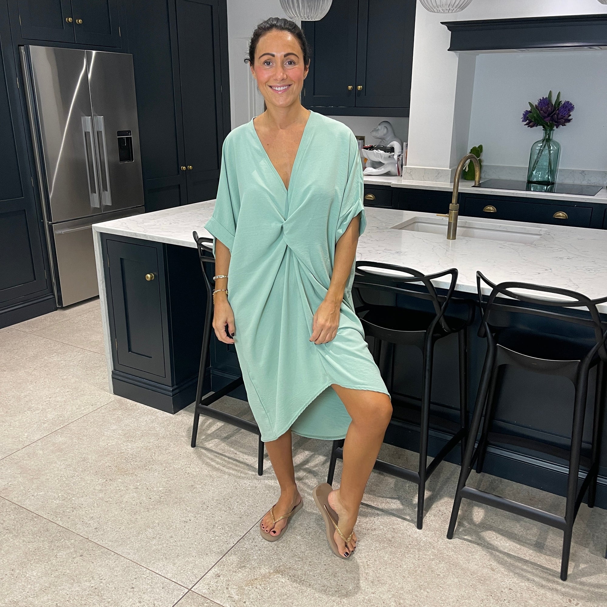 Robe Midi Détail Nœud Torsadé Manches Courtes-Belle Rose Fashion-Bellerose Fashion