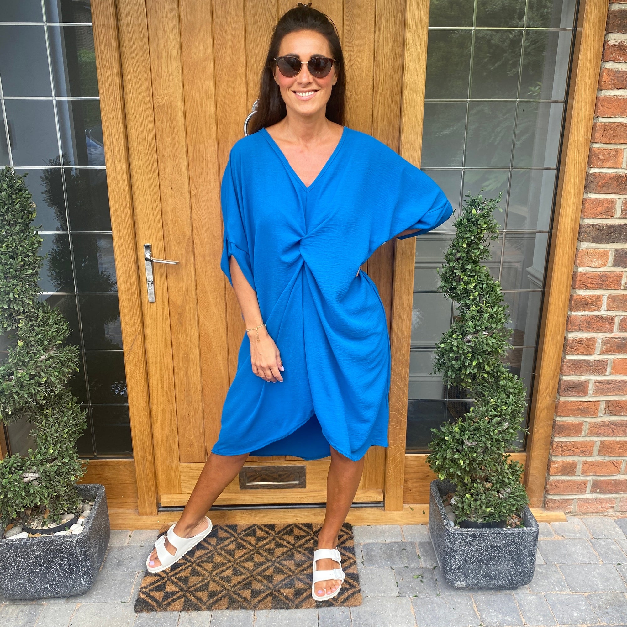 Robe Midi Détail Nœud Torsadé Manches Courtes-Marais Paris-Sarcelle-Marais Paris