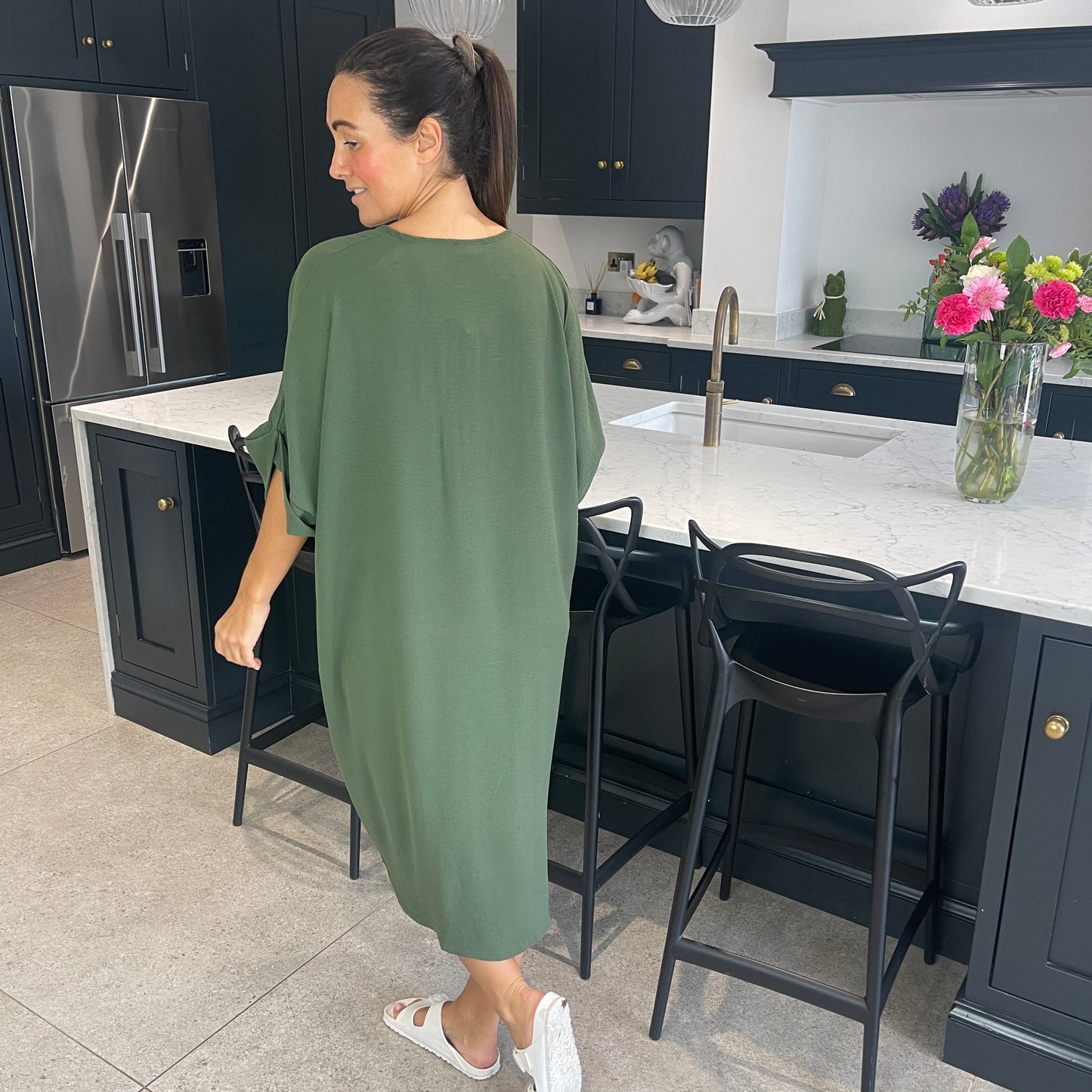 Robe Midi Détail Nœud Torsadé Manches Courtes-Belle Rose Fashion-Bellerose Fashion